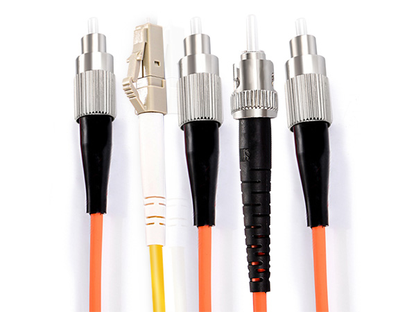  Pay attention to the use of optical fiber jumpers 